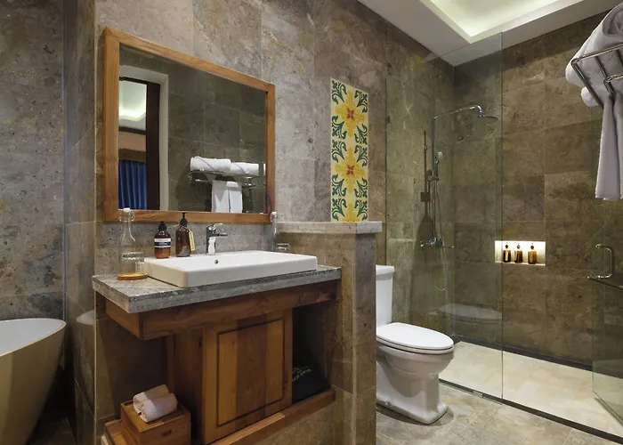 Отель The Artini Dijiwa 4*